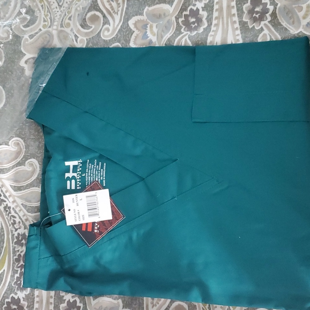 Scrub set